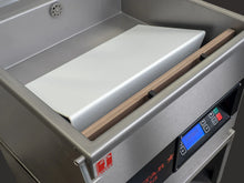 Cargar imagen en el visor de la galería, ENVASADORA AL VACÍO DE BARQUETAS VACSTAR S-220-MP